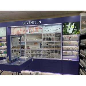Seventeen Cosmetics Makeup Stand 