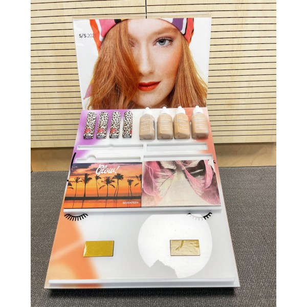 Seven7een Cosmetics makeup display Έπιπλα Βιτρίνες
